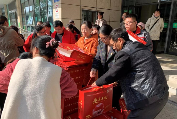 hy590海洋之神检测中心物流助残活动现场